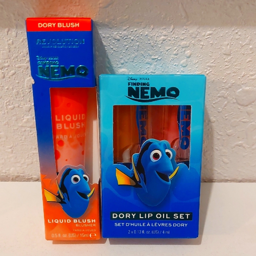 3/$15 SALE! Finding Nemo Dory Blush and Lip Oil Set